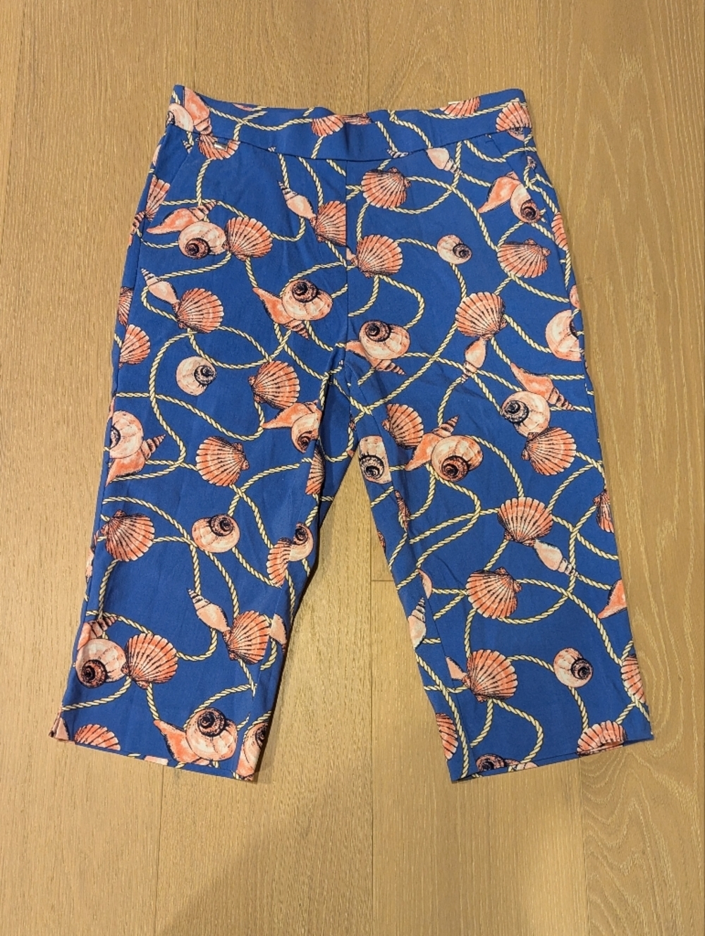 Women's Blue Seashell Print Capri's